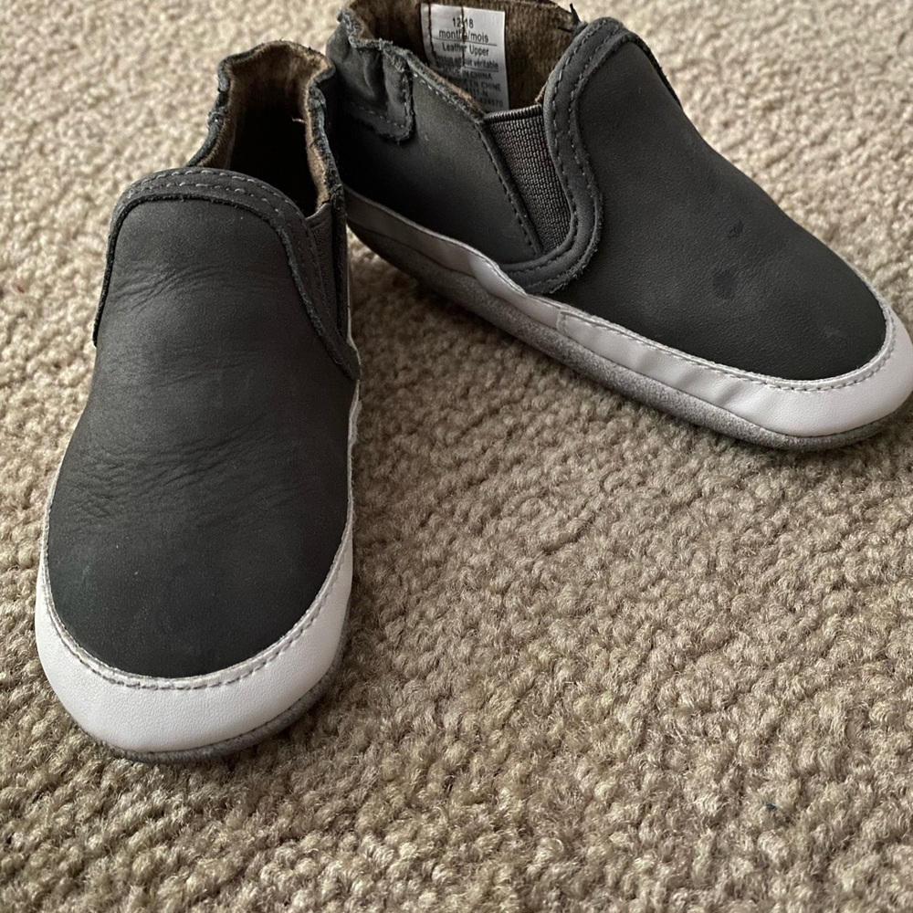 Robeez Chic Gray and White Baby Walker Shoes